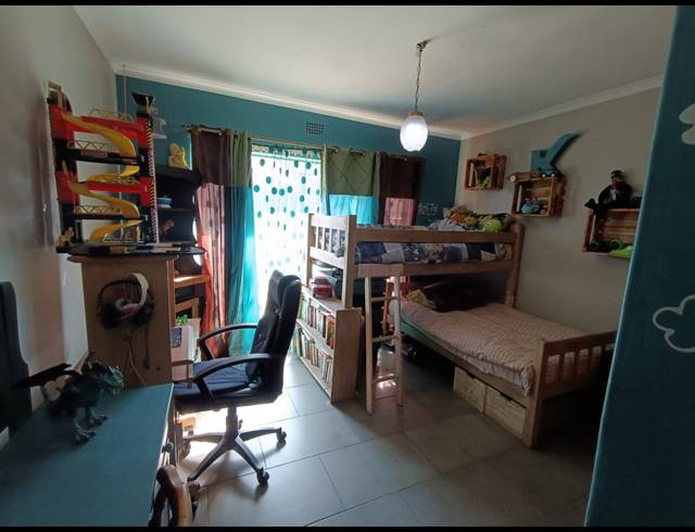 3 BEDROOM HOUSE TO LET IN FLORA GARDENS